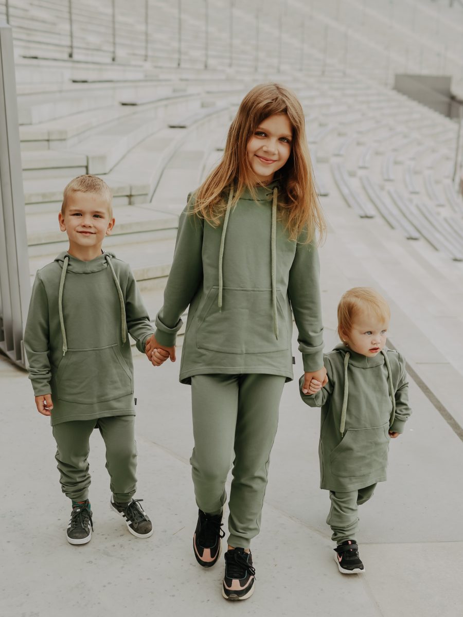 Kids hoodie and sweatpants olive green